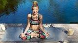 Kate-Hudson-yoga-workout.jpg