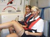 stewardesses_show_off_their_fun_side_640_14.jpg