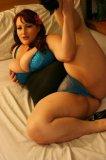 2332340-superb-full-figured-in-this-incredible-pic.jpg