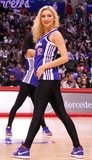 Blonde_Clipper_Spirit_Girl_in_Blake_Griffin_jersey_and_black_tights_performs_at_Staples_Center.jpg
