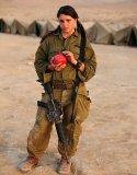 Israeli female soldiers troops 3.jpg