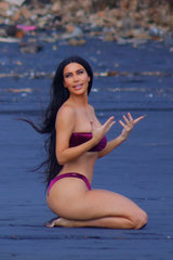 kim-kardashian-thighs.jpg