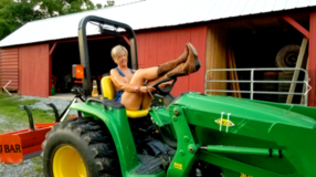 Tennessee Farm Wife.png