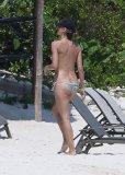 Heidi-Klum-Topless-Bikini-Candids-On-Beach-In-Mexico-18.jpg
