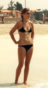 Sue beach bikini 4.jpg