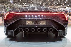 1280px-Bugatti_La_Voiture_Noire,_GIMS_2019,_Le_Grand-Saconnex_(GIMS0948).jpg