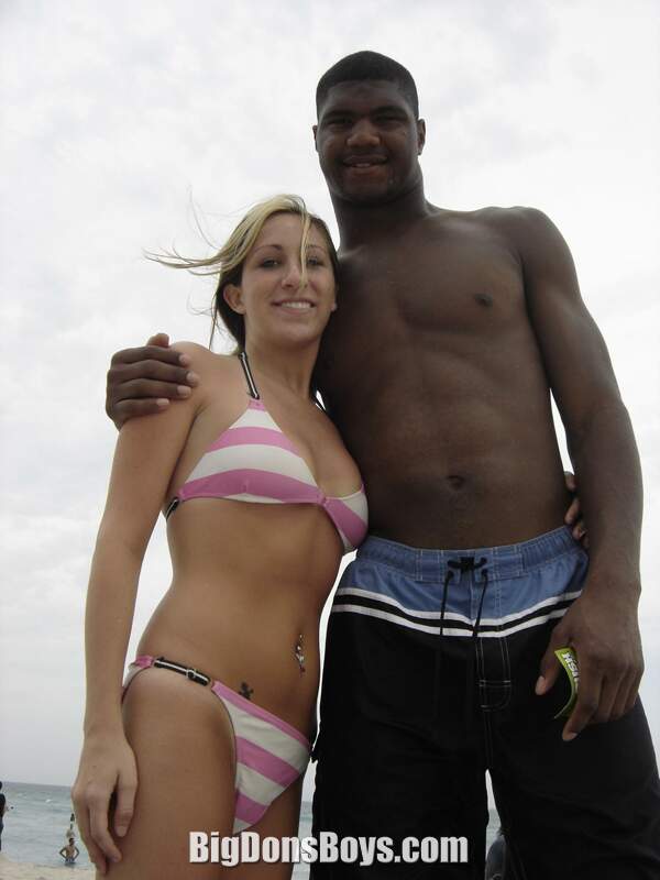 tall_black_man_short_white_girlfriend_bikini.jpg