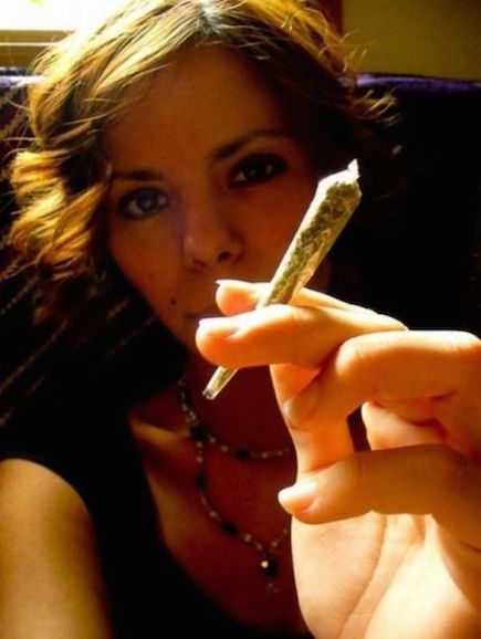 girls+with+weed.jpg