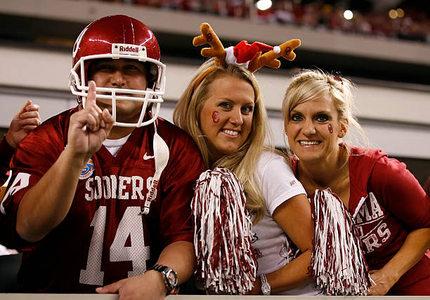 december-2010-sooner-fans-prior-to-the-oklahoma-sooners-vsthe-in-picture-id577880776