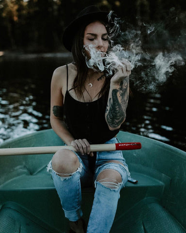 instagram-girls-smoking-weed-cannabis_modeling-jill_kassidy_instagram_large.jpg
