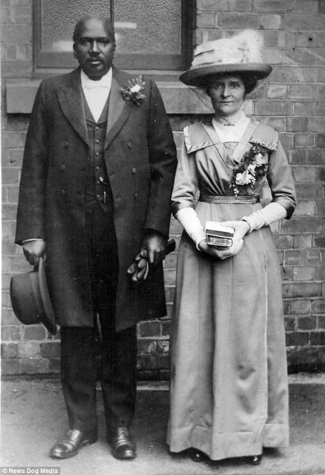 48423DC900000578-5283243-This_Edwardian_couple_smile_as_they_pose_together_on_their_weddi-m-5_1516275589138.jpg